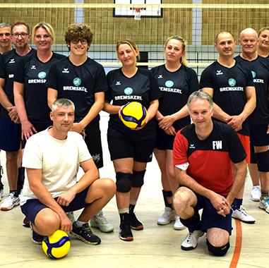 Teamfoto des Volleyballteams des VfB Stolzenau im neuen Outfit